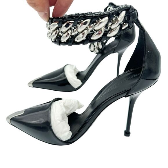 NEW Alexander McQueen 105mm Chain-Trim Patent Leather Pumps Size 39 - Picture 4 of 14